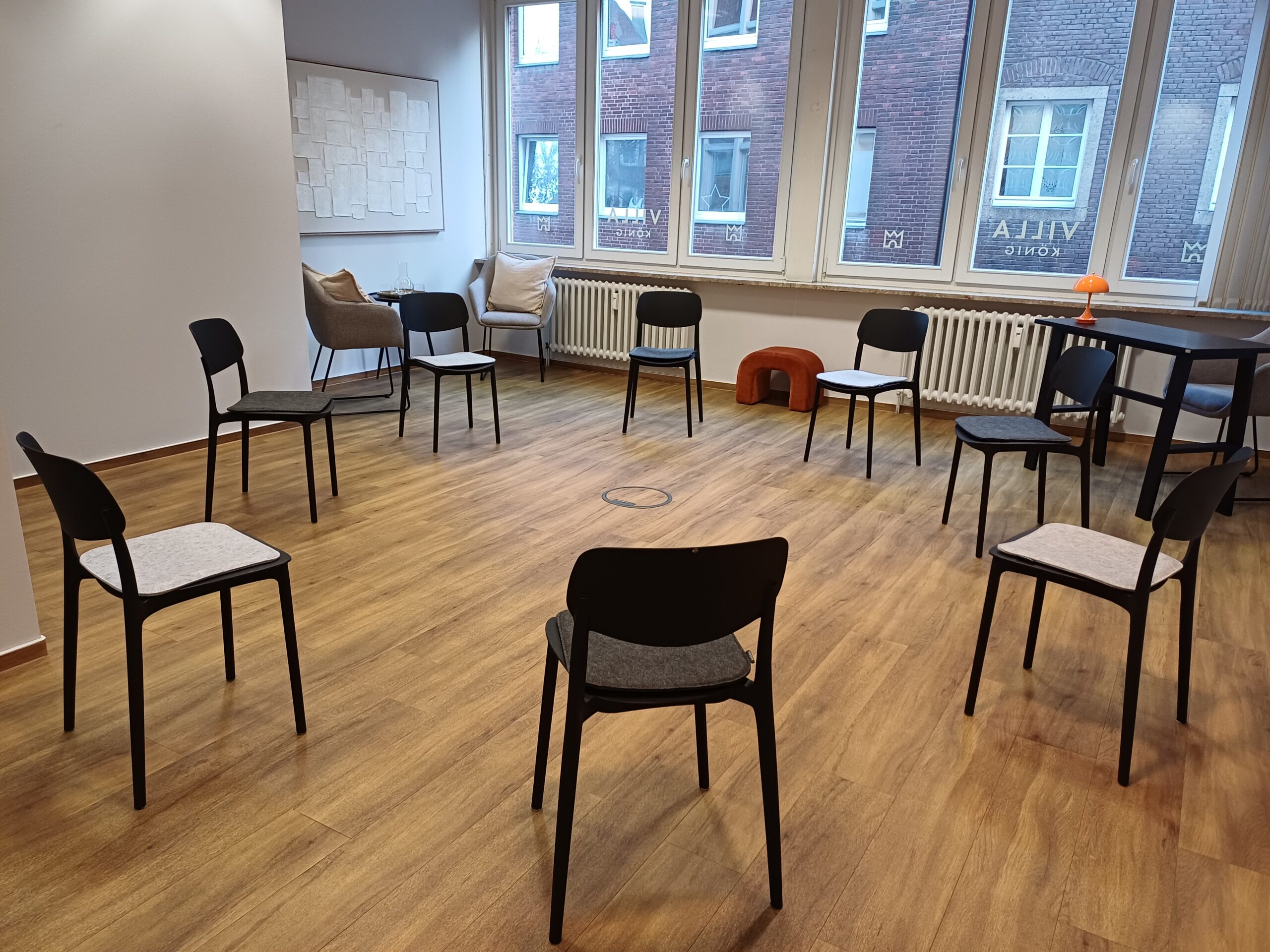 Stuhlkreis für Meditationskurs