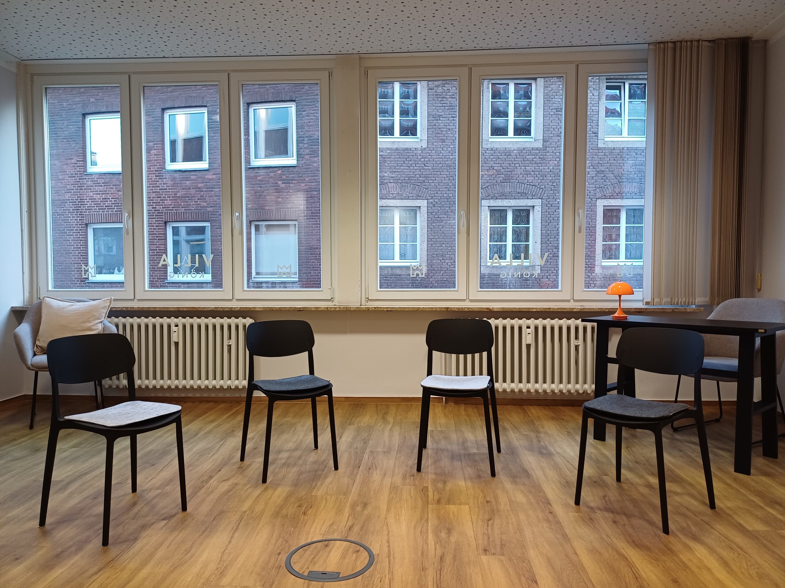 Stuhlkreis für Meditationskurs